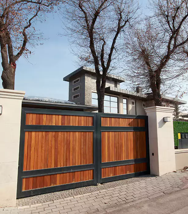 Wooden Gate Repair Sunny Isles